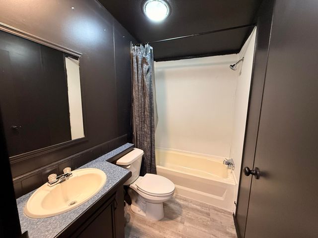 300 Ridgewood Avenue, Mary Esther, FL 32569