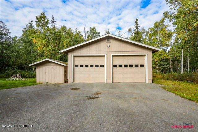 2750 E Whispering Woods Drive, Wasilla, AK 99654