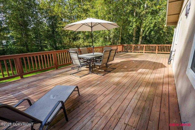 2750 E Whispering Woods Drive, Wasilla, AK 99654