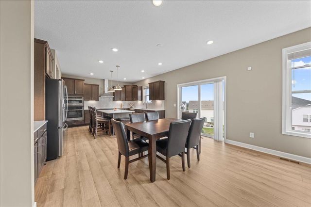 819 Spancil Hill View, Woodbury, MN 55129