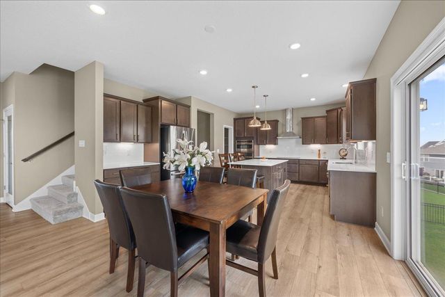 819 Spancil Hill View, Woodbury, MN 55129