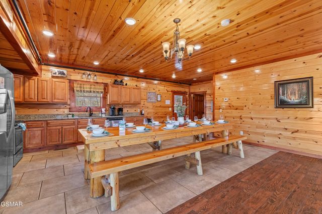 1643 Barn Door Lane, Sevierville, TN 37862