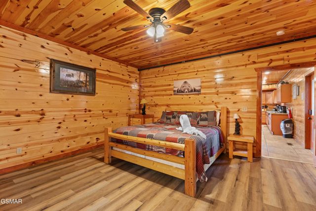 1643 Barn Door Lane, Sevierville, TN 37862