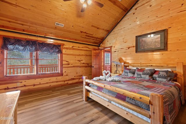 1643 Barn Door Lane, Sevierville, TN 37862
