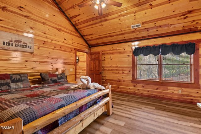 1643 Barn Door Lane, Sevierville, TN 37862