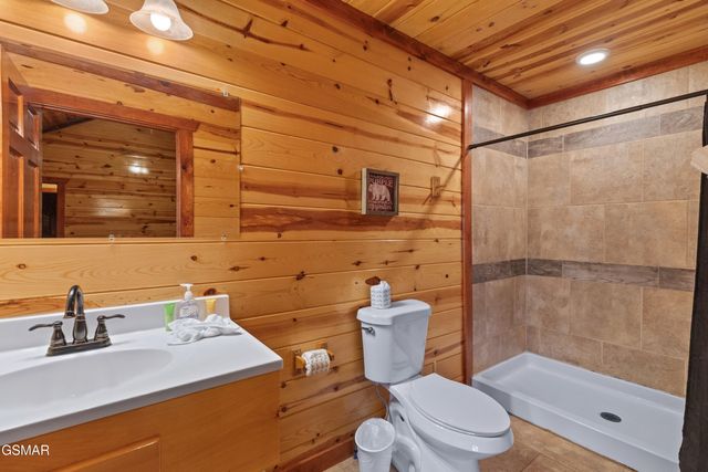 1643 Barn Door Lane, Sevierville, TN 37862