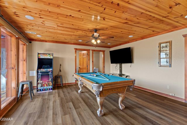 1643 Barn Door Lane, Sevierville, TN 37862