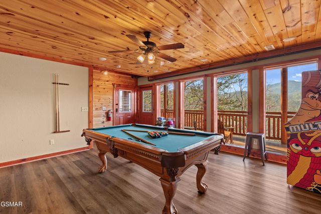 1643 Barn Door Lane, Sevierville, TN 37862