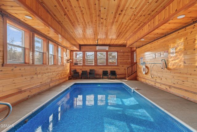 1643 Barn Door Lane, Sevierville, TN 37862