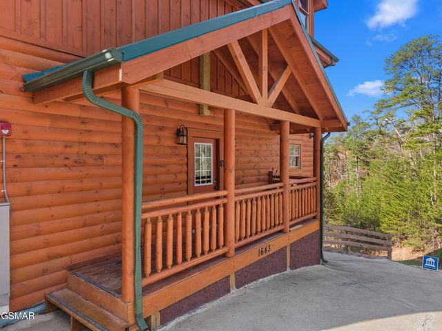 1643 Barn Door Lane, Sevierville, TN 37862