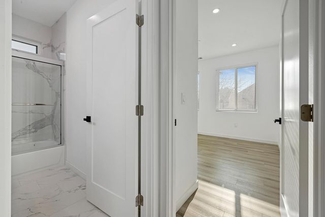 1121 Crater Ave, Modesto, CA 95351