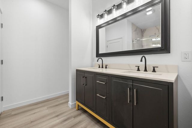 1121 Crater Ave, Modesto, CA 95351