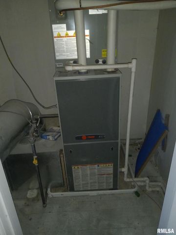 1812 PERSHING Avenue, Davenport, IA 52803