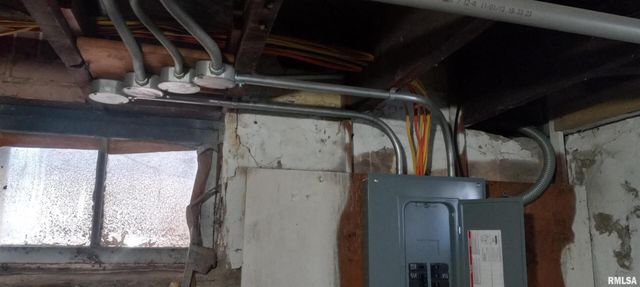 1812 PERSHING Avenue, Davenport, IA 52803