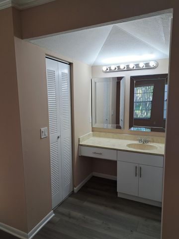 2929 ZORNO Way 207, Delray Beach, FL 33445