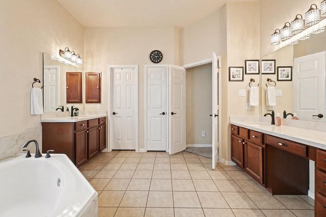 2812 Knob Hill Street, Pearland, TX 77581