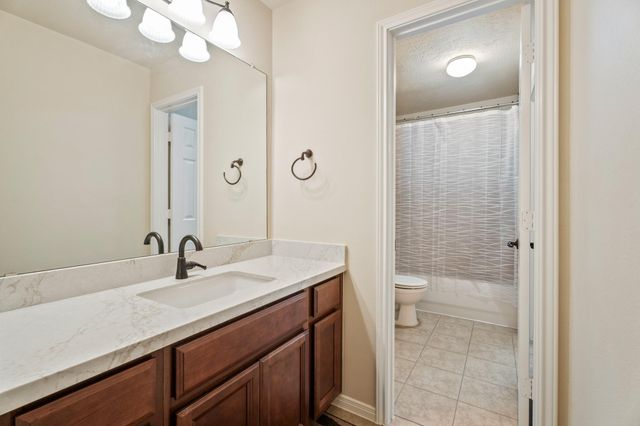 2812 Knob Hill Street, Pearland, TX 77581