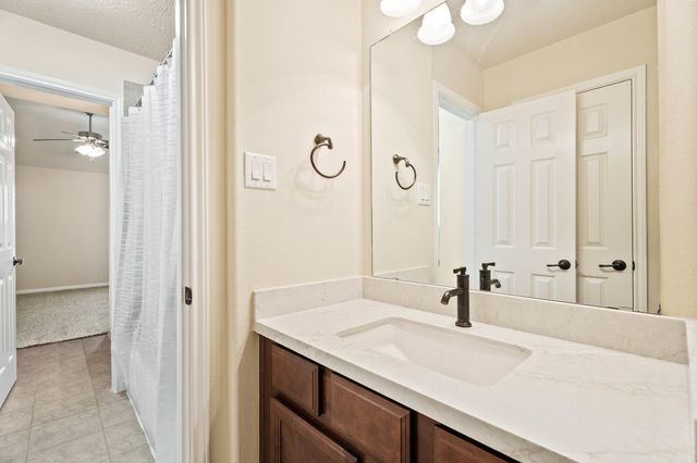 2812 Knob Hill Street, Pearland, TX 77581