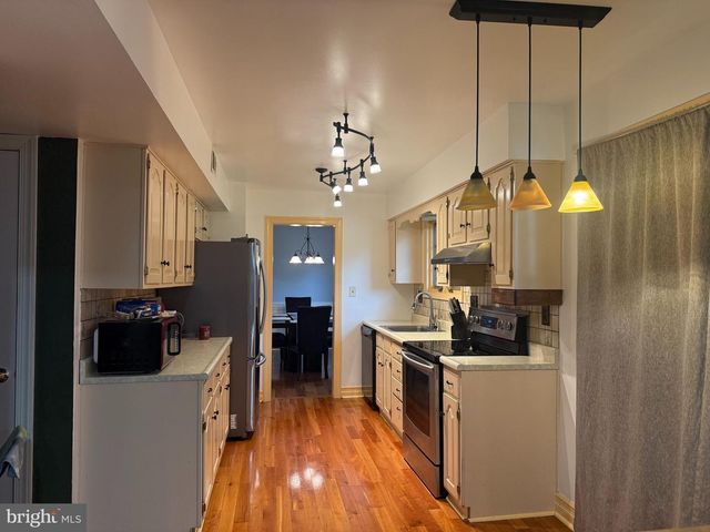 104 HARVEST LN, Reading, PA 19606
