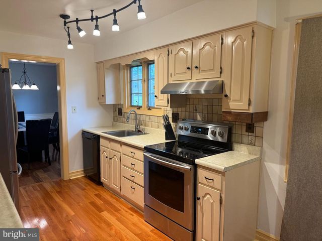 104 HARVEST LN, Reading, PA 19606