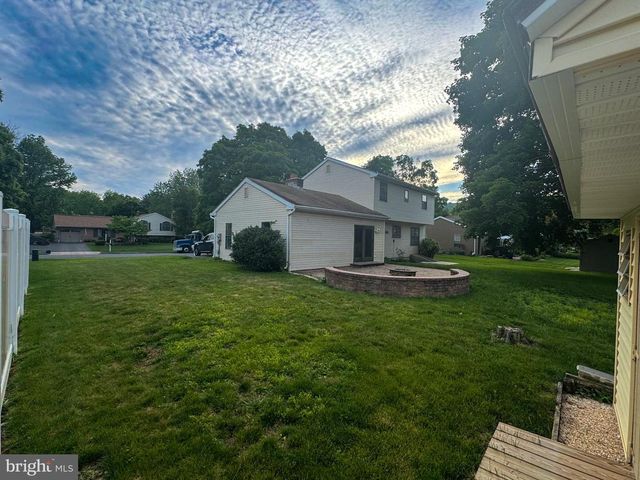 104 HARVEST LN, Reading, PA 19606