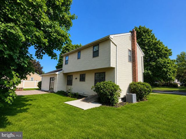 104 HARVEST LN, Reading, PA 19606