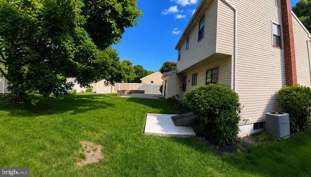 104 HARVEST LN, Reading, PA 19606