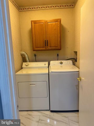 104 HARVEST LN, Reading, PA 19606