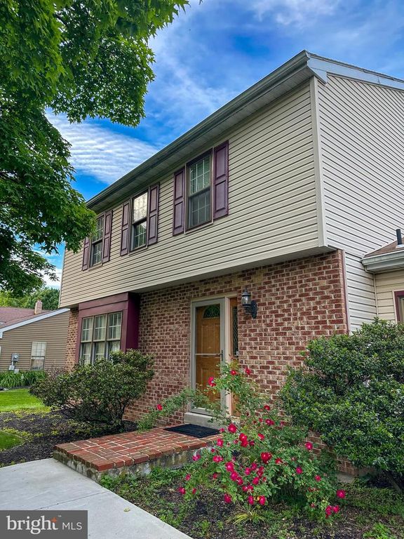 104 HARVEST LN, Reading, PA 19606