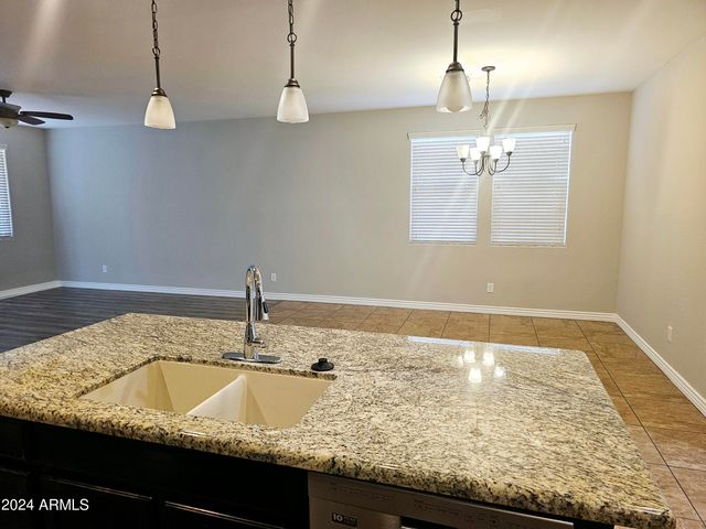 27284 N SKIPPING ROCK Road, Peoria, AZ 85383