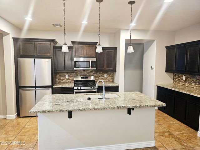 27284 N SKIPPING ROCK Road, Peoria, AZ 85383