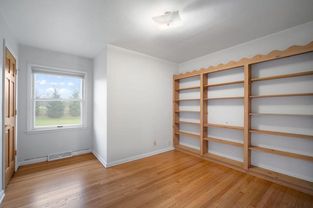 N89W13560 Bonnie LANE, Menomonee Falls, WI 53051