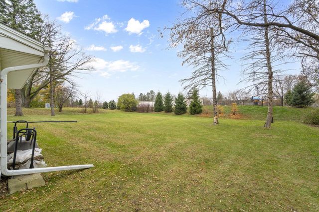 N89W13560 Bonnie LANE, Menomonee Falls, WI 53051