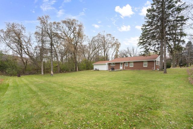N89W13560 Bonnie LANE, Menomonee Falls, WI 53051
