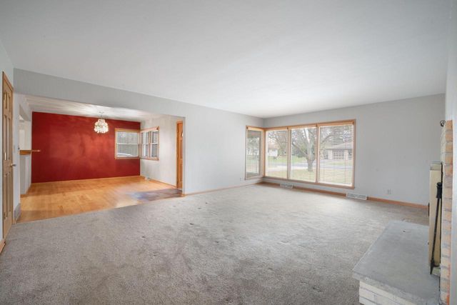 N89W13560 Bonnie LANE, Menomonee Falls, WI 53051