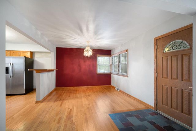 N89W13560 Bonnie LANE, Menomonee Falls, WI 53051