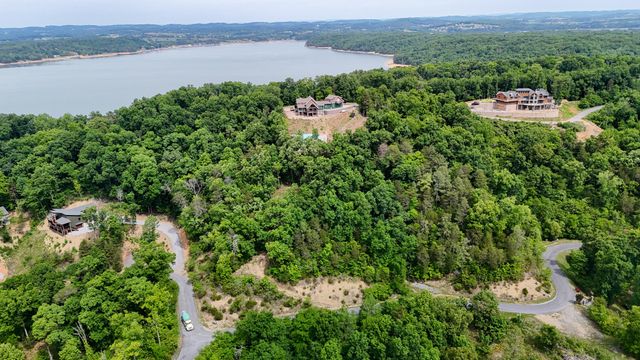 78 Stone Bridge, Dandridge, TN 37725