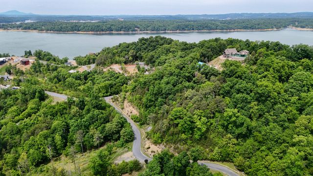 78 Stone Bridge, Dandridge, TN 37725