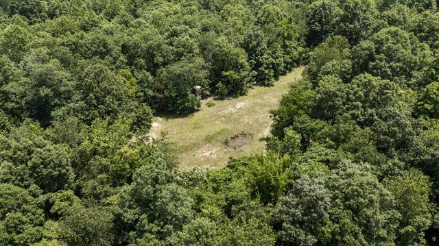 800 Warren Ln, Hurricane Mills, TN 37078