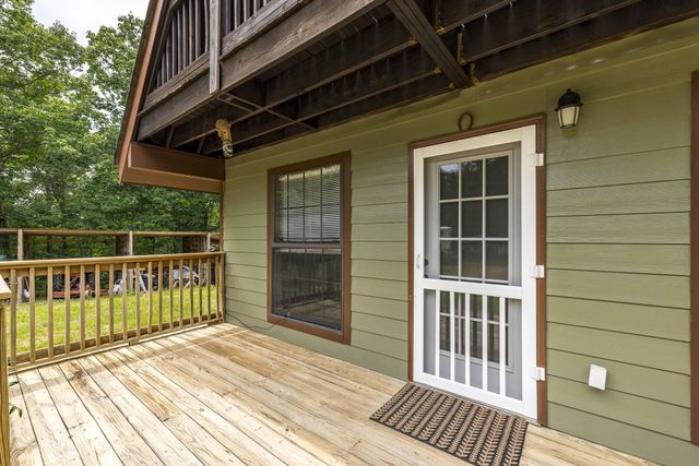 800 Warren Ln, Hurricane Mills, TN 37078