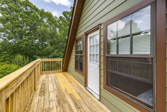 800 Warren Ln, Hurricane Mills, TN 37078