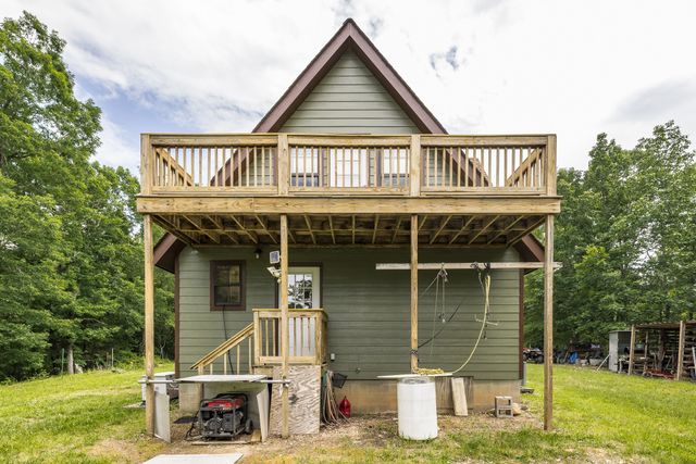 800 Warren Ln, Hurricane Mills, TN 37078