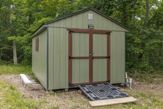 800 Warren Ln, Hurricane Mills, TN 37078