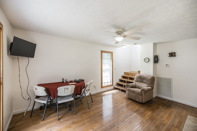 800 Warren Ln, Hurricane Mills, TN 37078