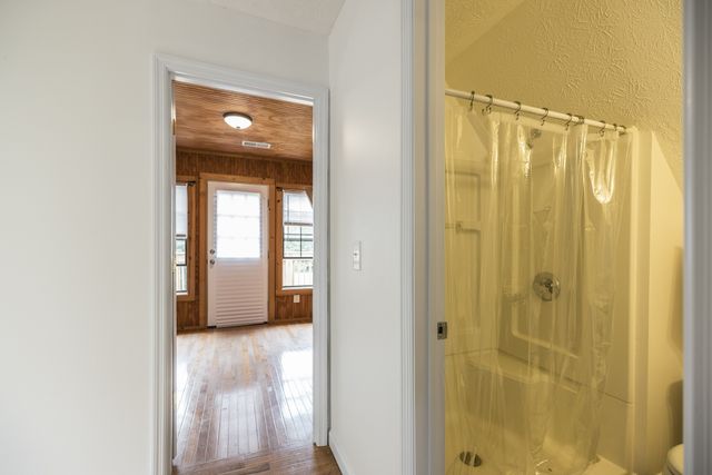 800 Warren Ln, Hurricane Mills, TN 37078