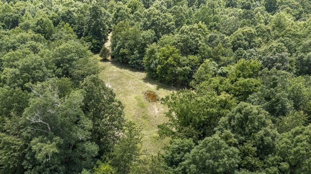 800 Warren Ln, Hurricane Mills, TN 37078