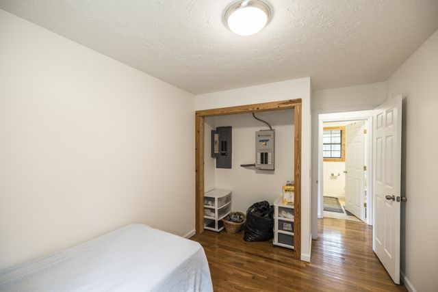 800 Warren Ln, Hurricane Mills, TN 37078