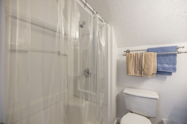 800 Warren Ln, Hurricane Mills, TN 37078