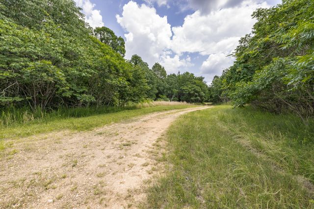 800 Warren Ln, Hurricane Mills, TN 37078