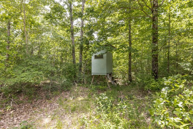 800 Warren Ln, Hurricane Mills, TN 37078